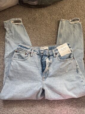 Abercrombie high rise mom Jean curve love